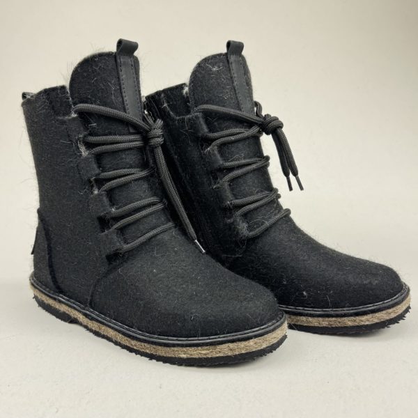 Валенки чёрные женские с шнурками и замком на войлоке